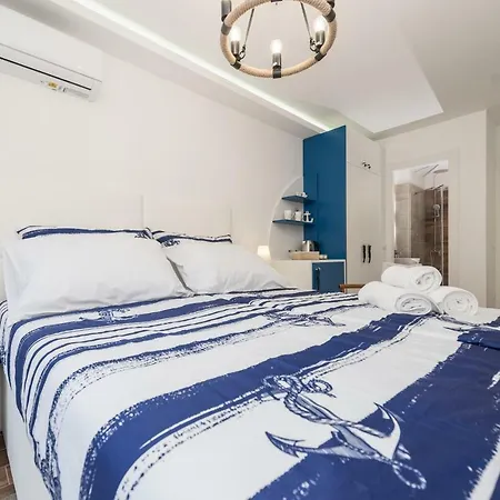 Blue Old Navy Rooms By Adex Travel 4* Zadar
