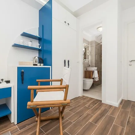 Blue Old Navy Rooms By Adex Travel Bed and breakfast 4*
