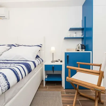 Blue Old Navy Rooms By Adex Travel Oda ve Kahvaltı 4*
