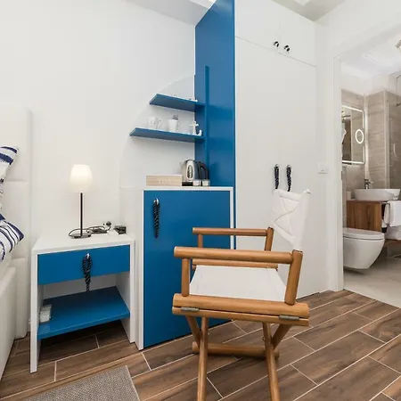 Blue Old Navy Rooms By Adex Travel Bed and breakfast 4*